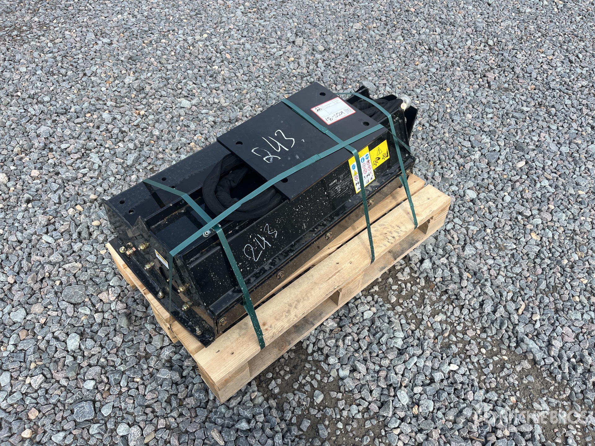 General Appearance with Picture, Right Rear Corner