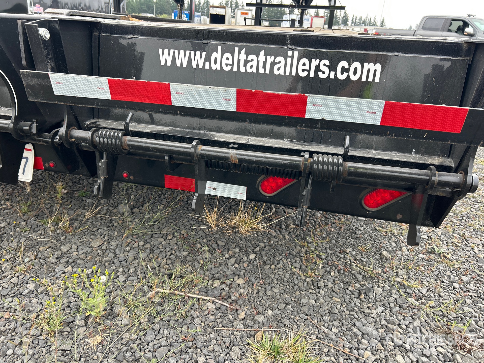 2023 Delta Manlift 25 ft T/A Gooseneck