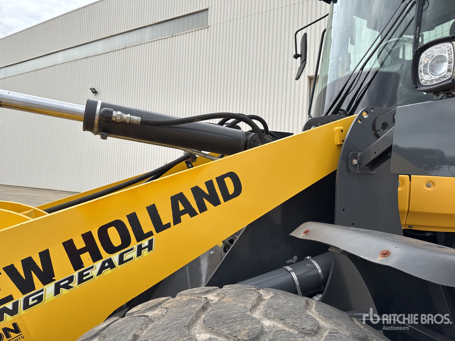 2018 New Holland W130D