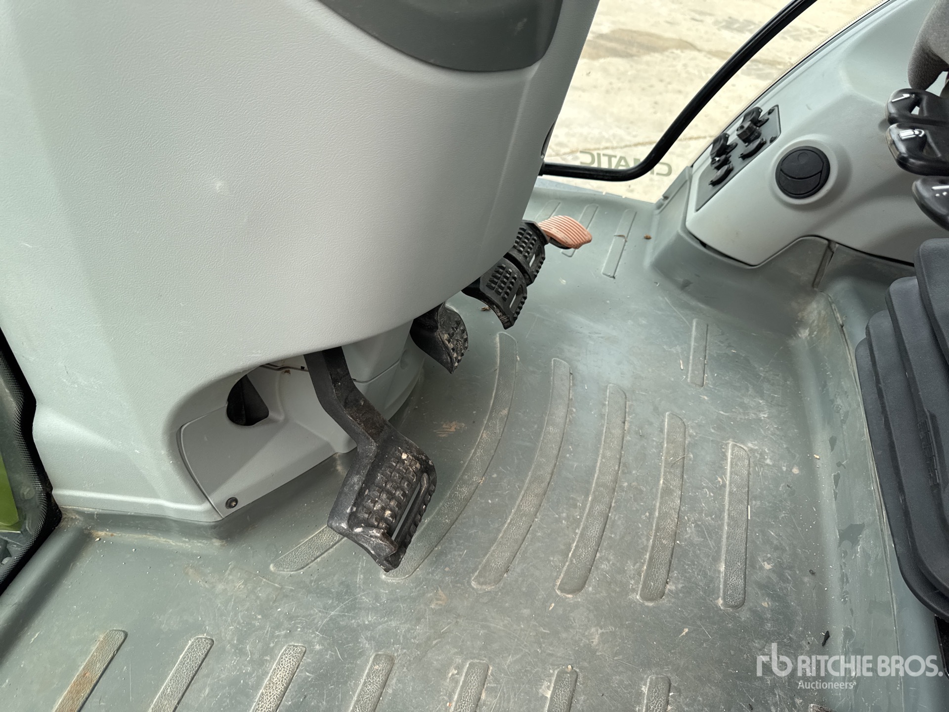 2016 Claas ARION 620 CMATI