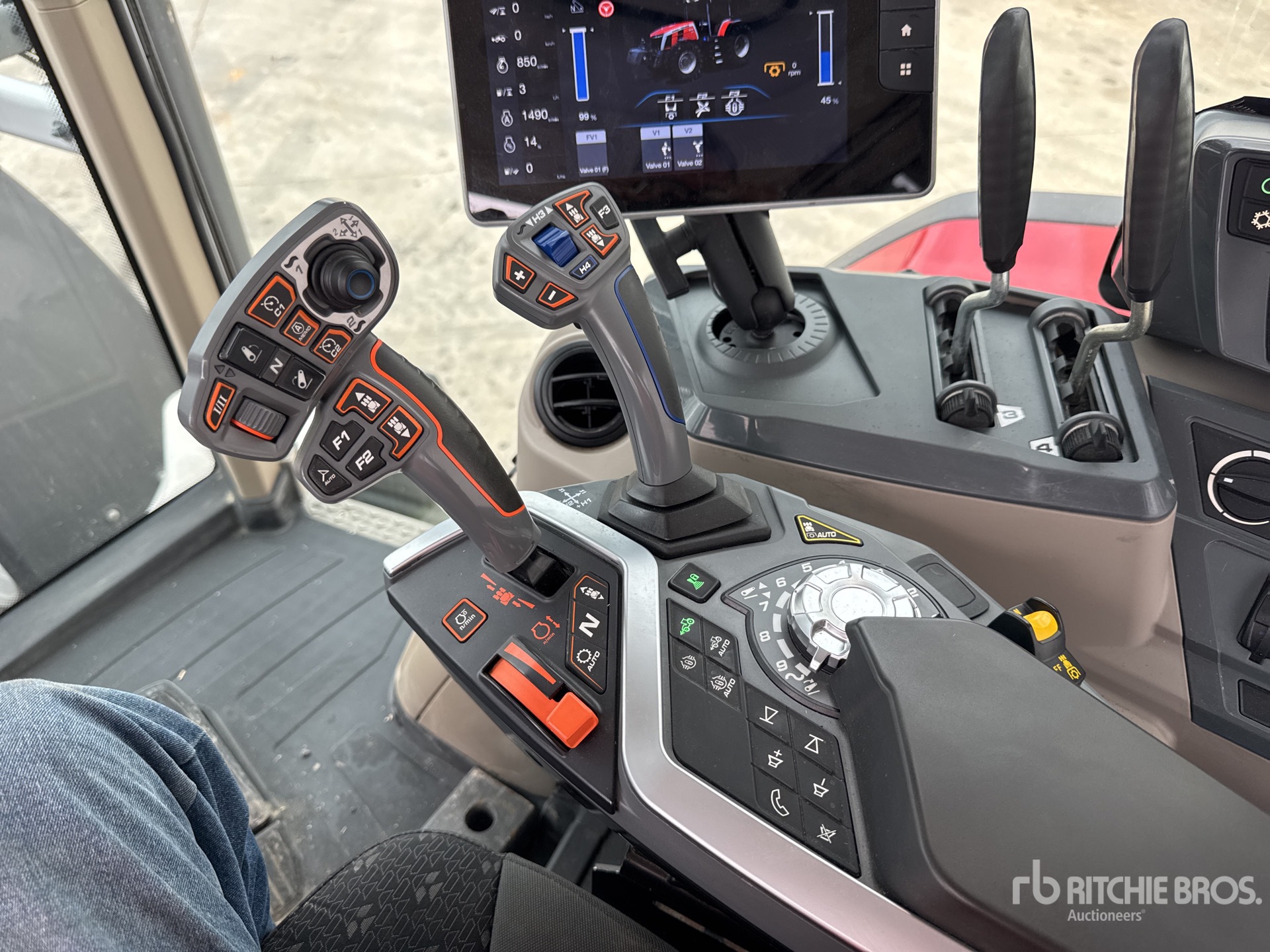 2021 Massey Ferguson 8S225 DYNA-7