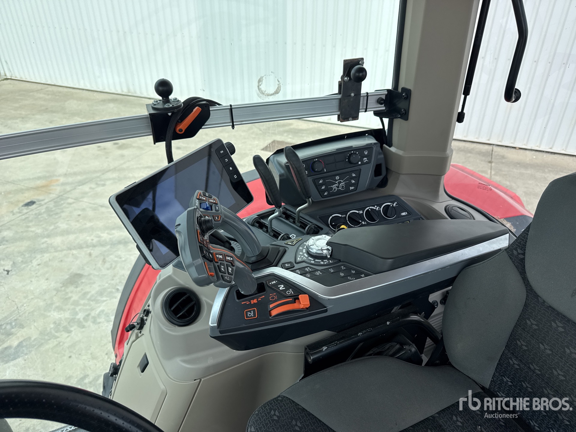 2021 Massey Ferguson 8S225 DYNA-7