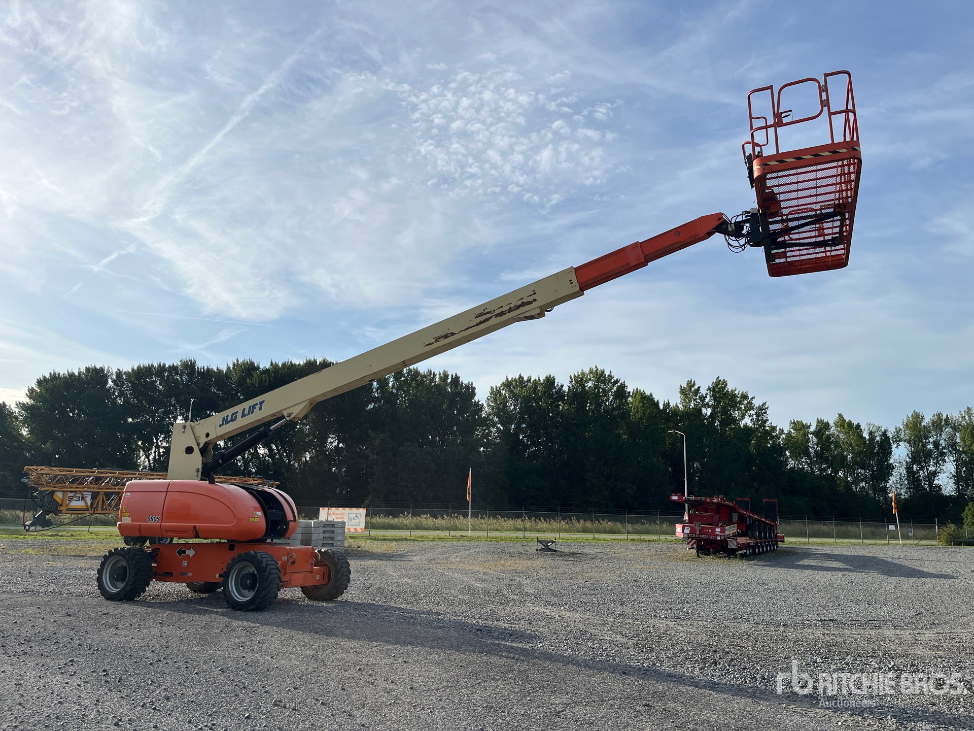 2015 JLG 680S