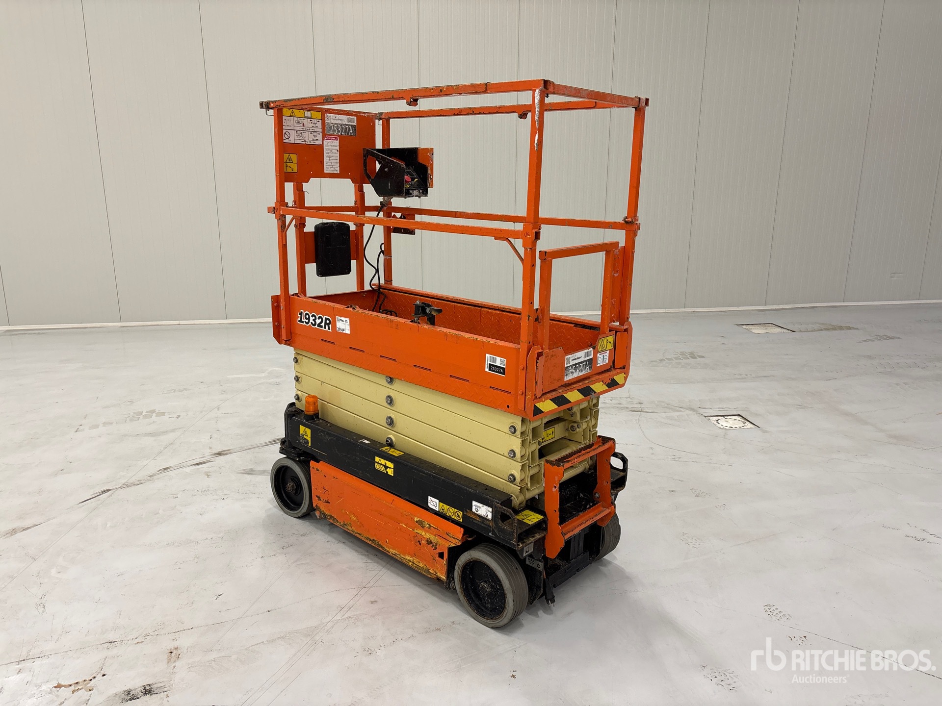 2019 JLG 1932R