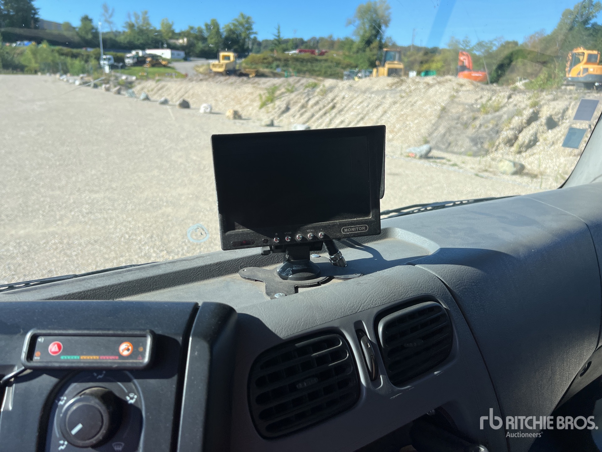 2017 Renault D26.430