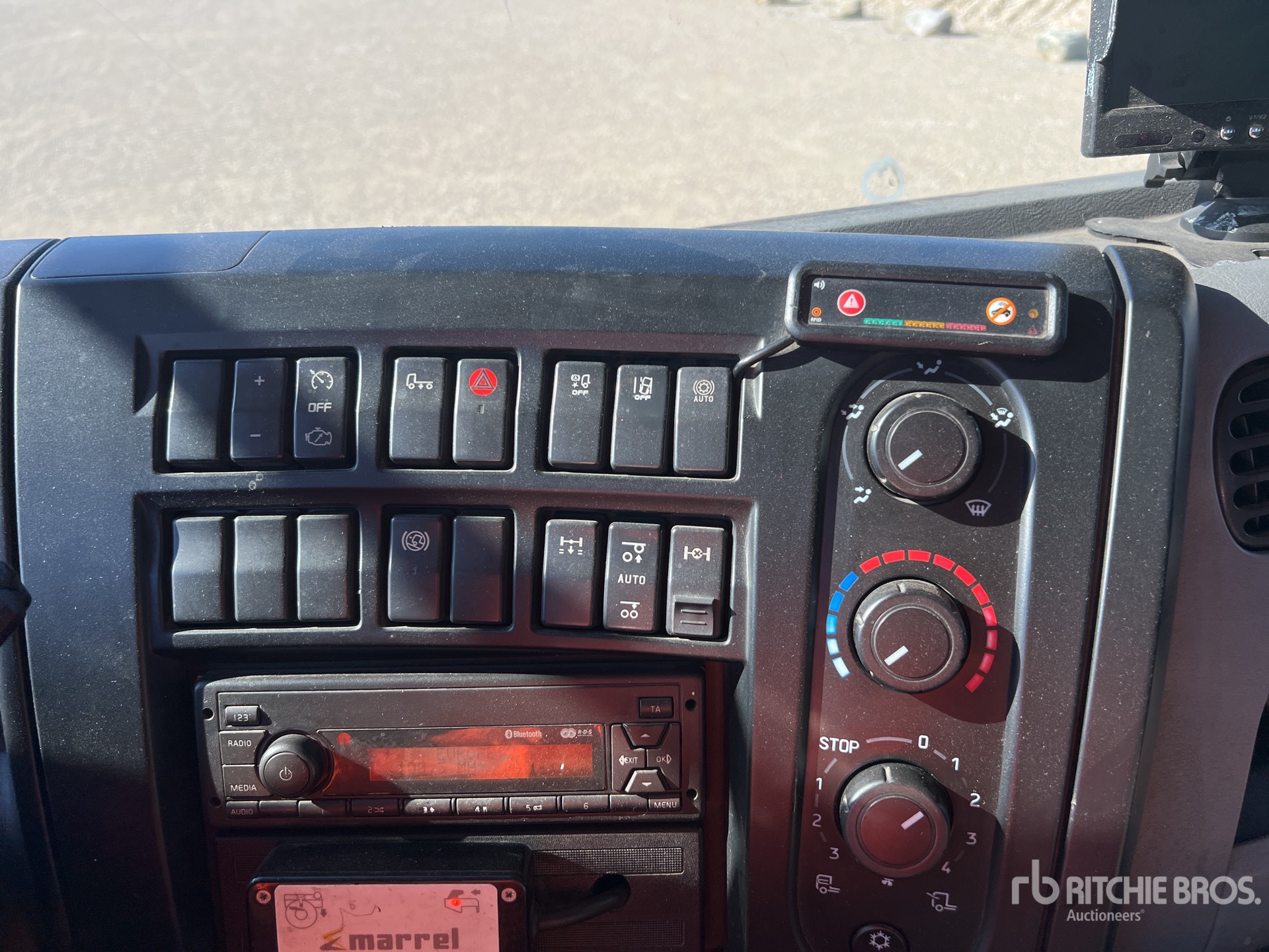 2017 Renault D26.430