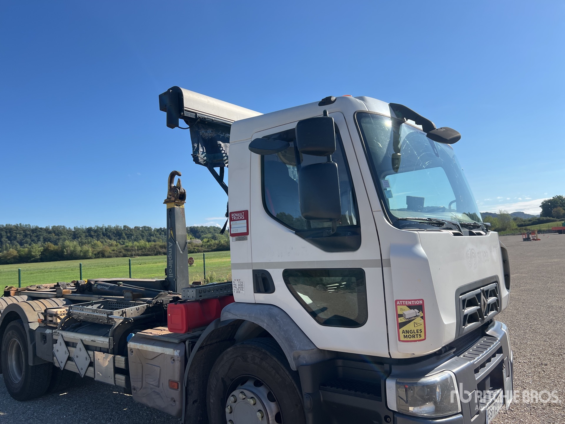 2017 Renault D26.430