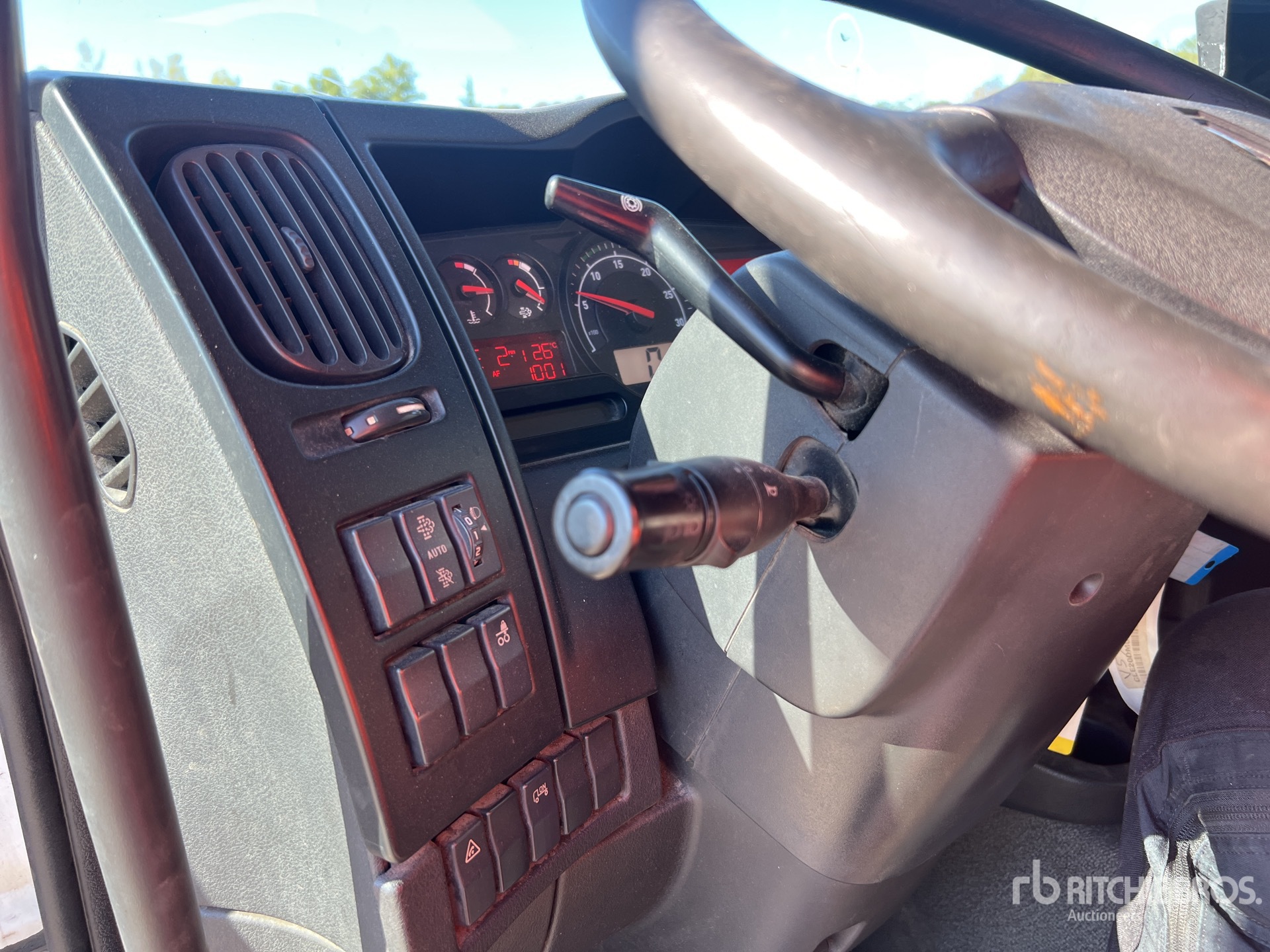 2017 Renault D26.430