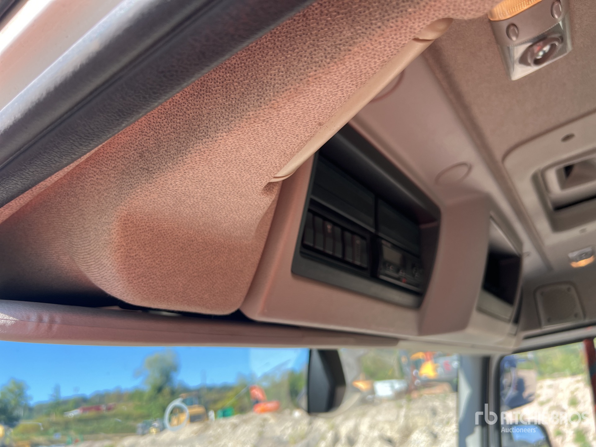 2017 Renault D26.430