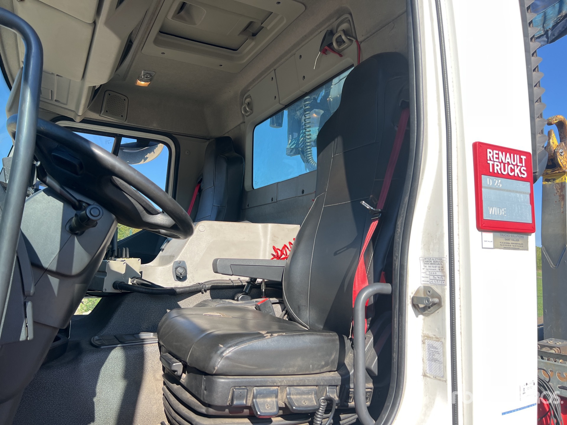 2017 Renault D26.430