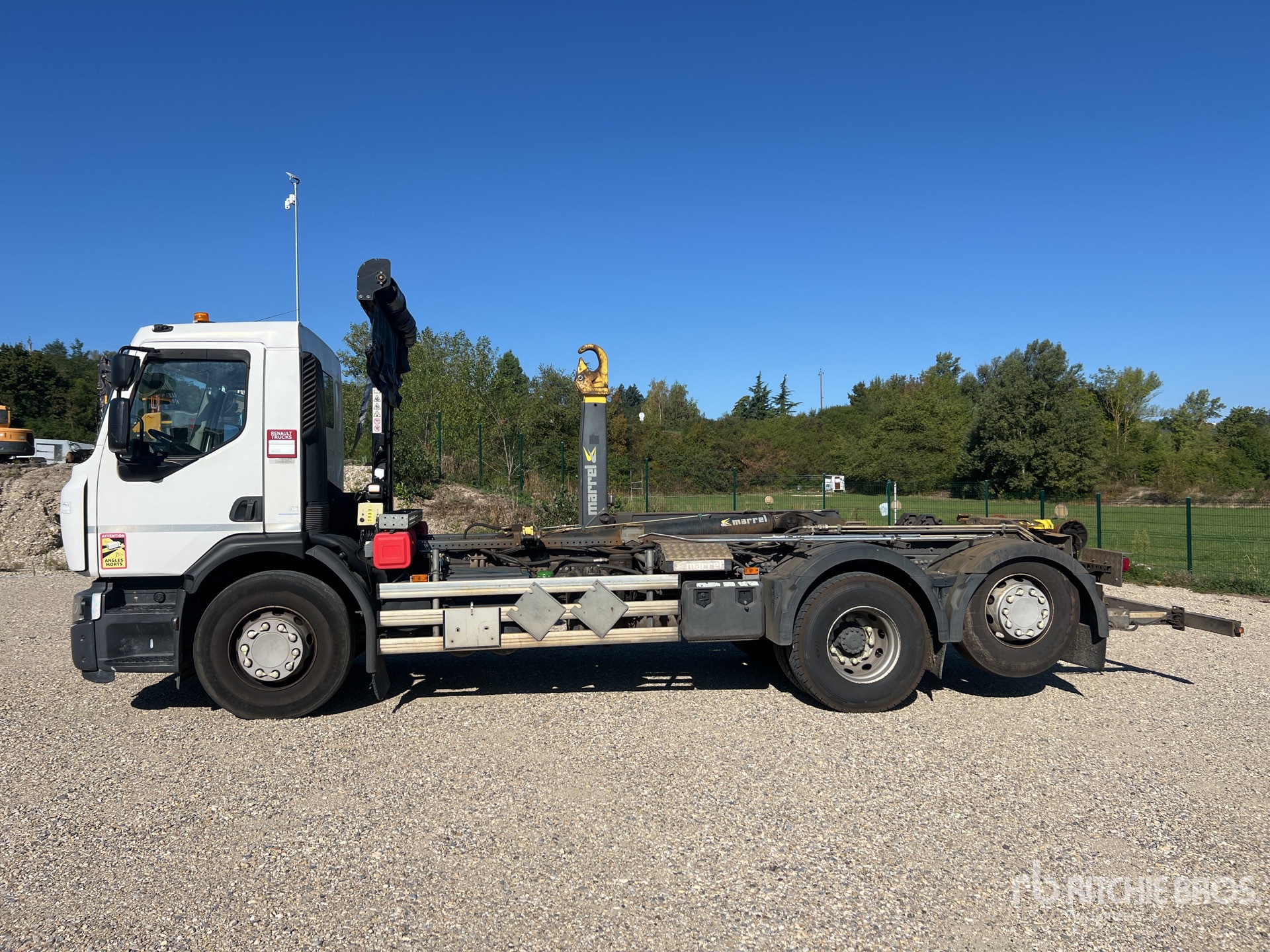 2017 Renault D26.430