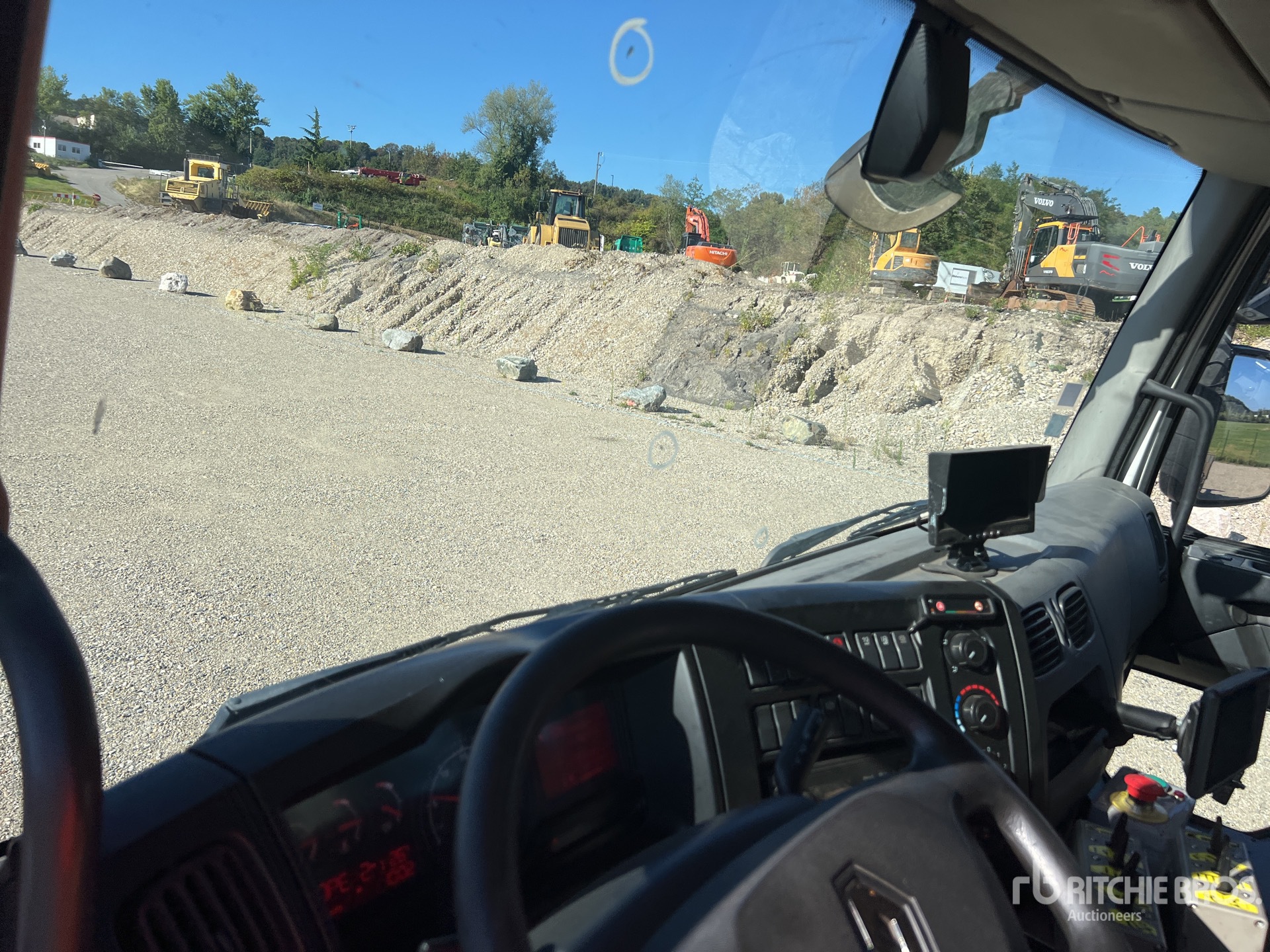 2017 Renault D26.430