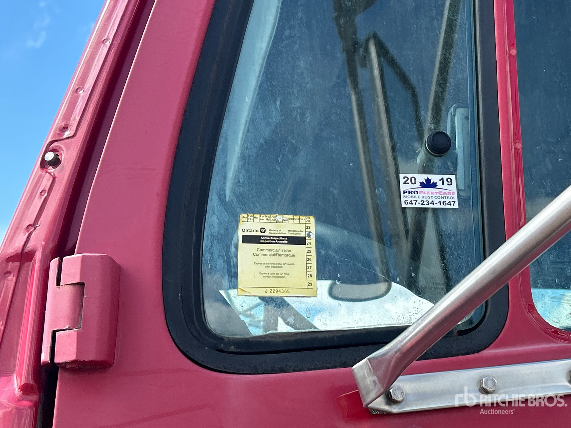 2004 Freightliner FL 112
