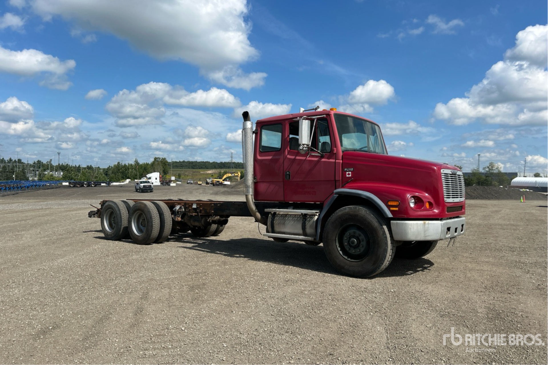 2004 Freightliner FL 112