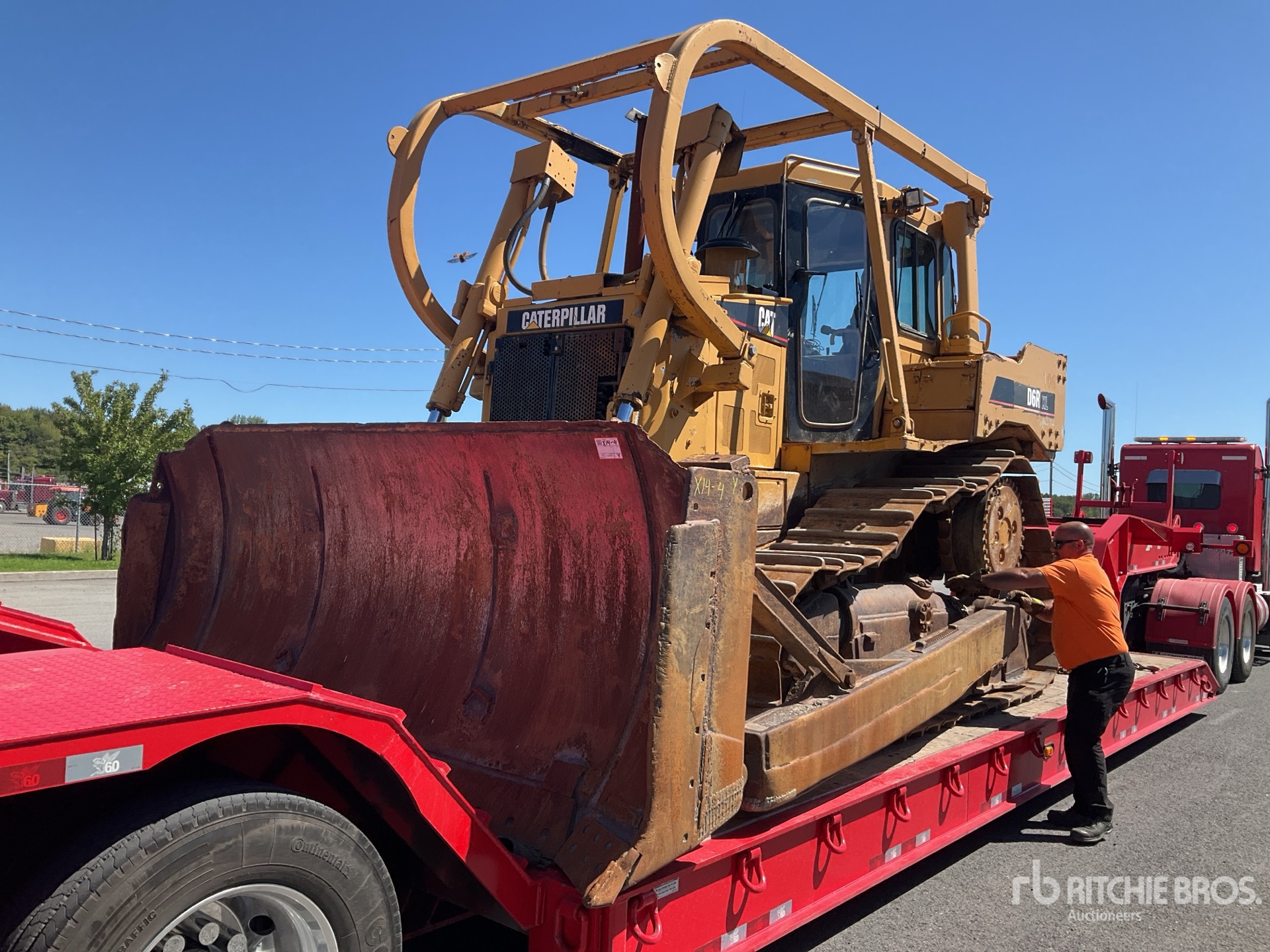 Photo of 2002 Caterpillar D6R XL