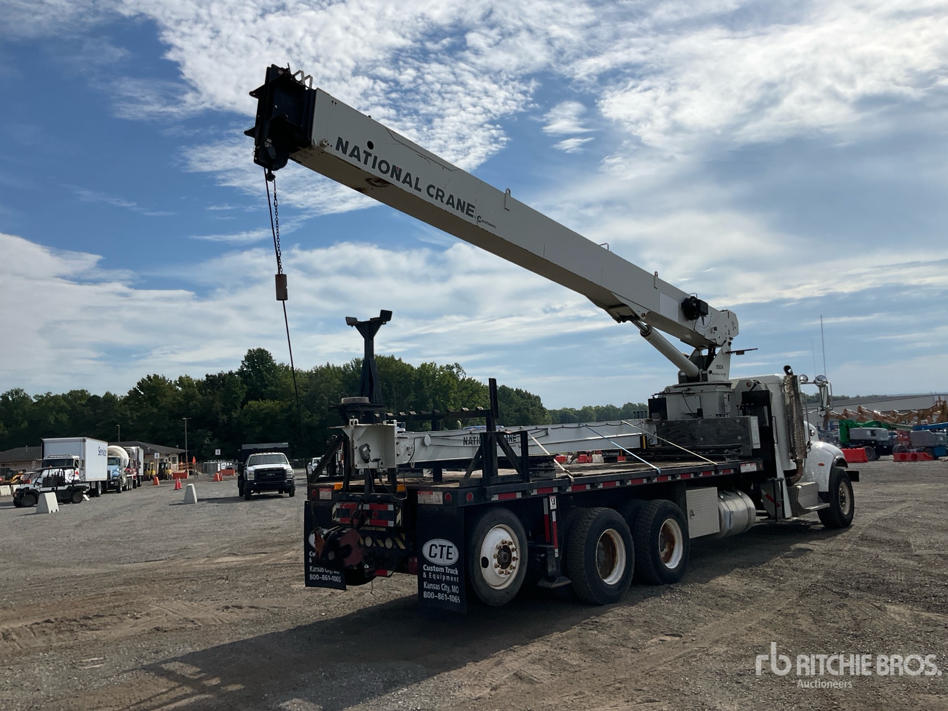 2012 Peterbilt 348