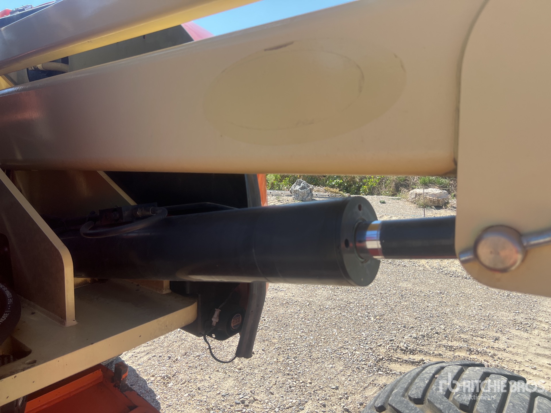 2012 JLG 510AJ
