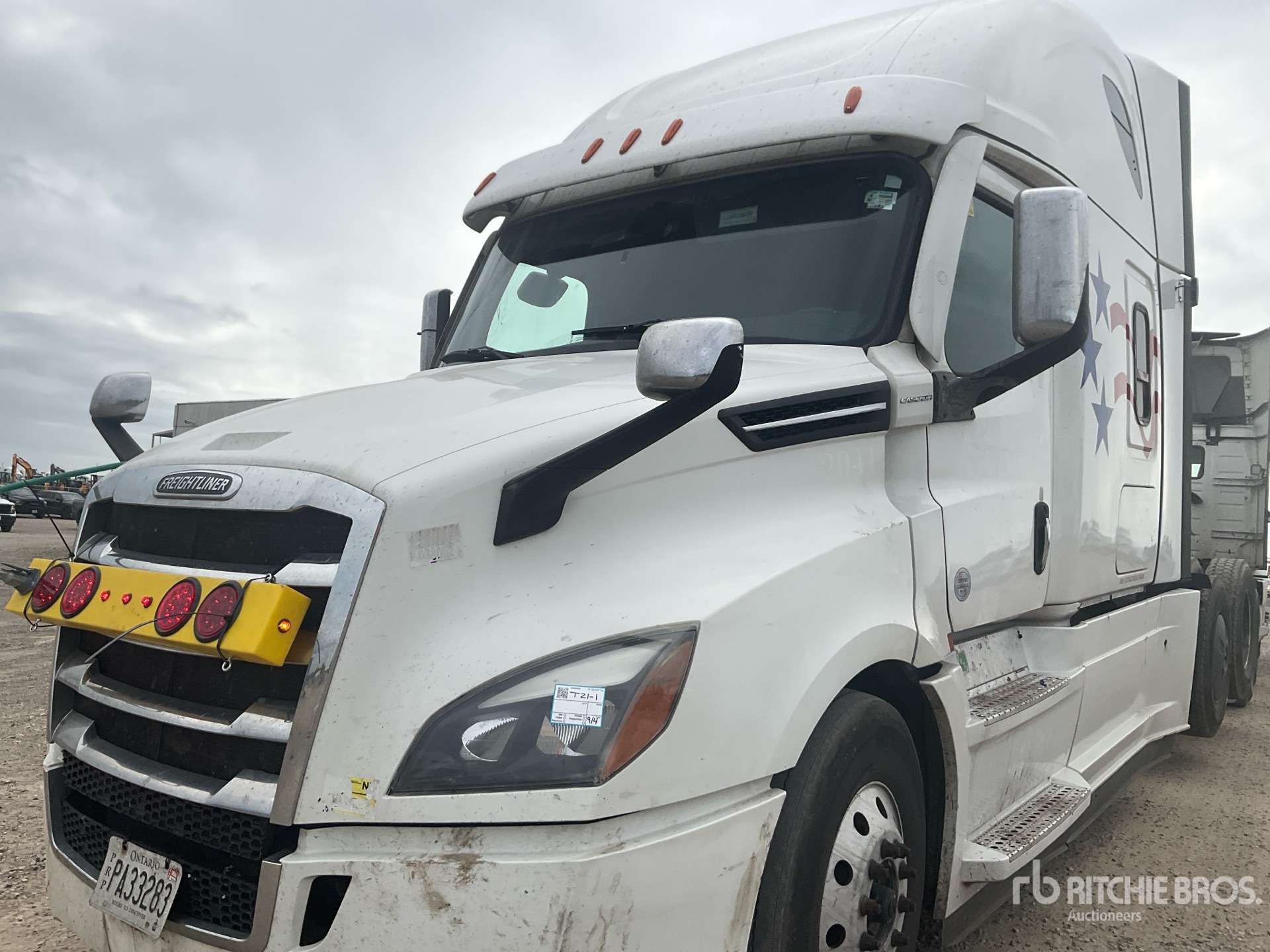 2021 Freightliner CASCADIA 126