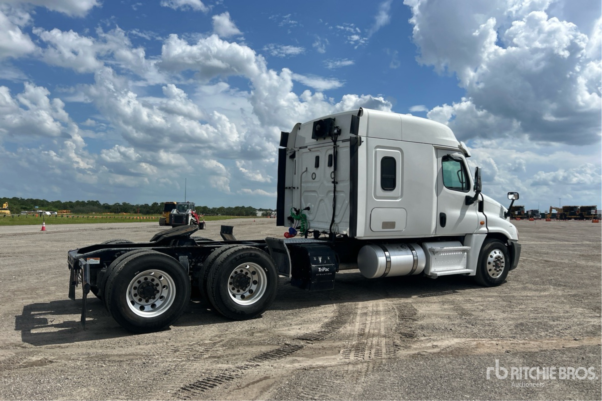 2017 Freightliner CASCADIA 125