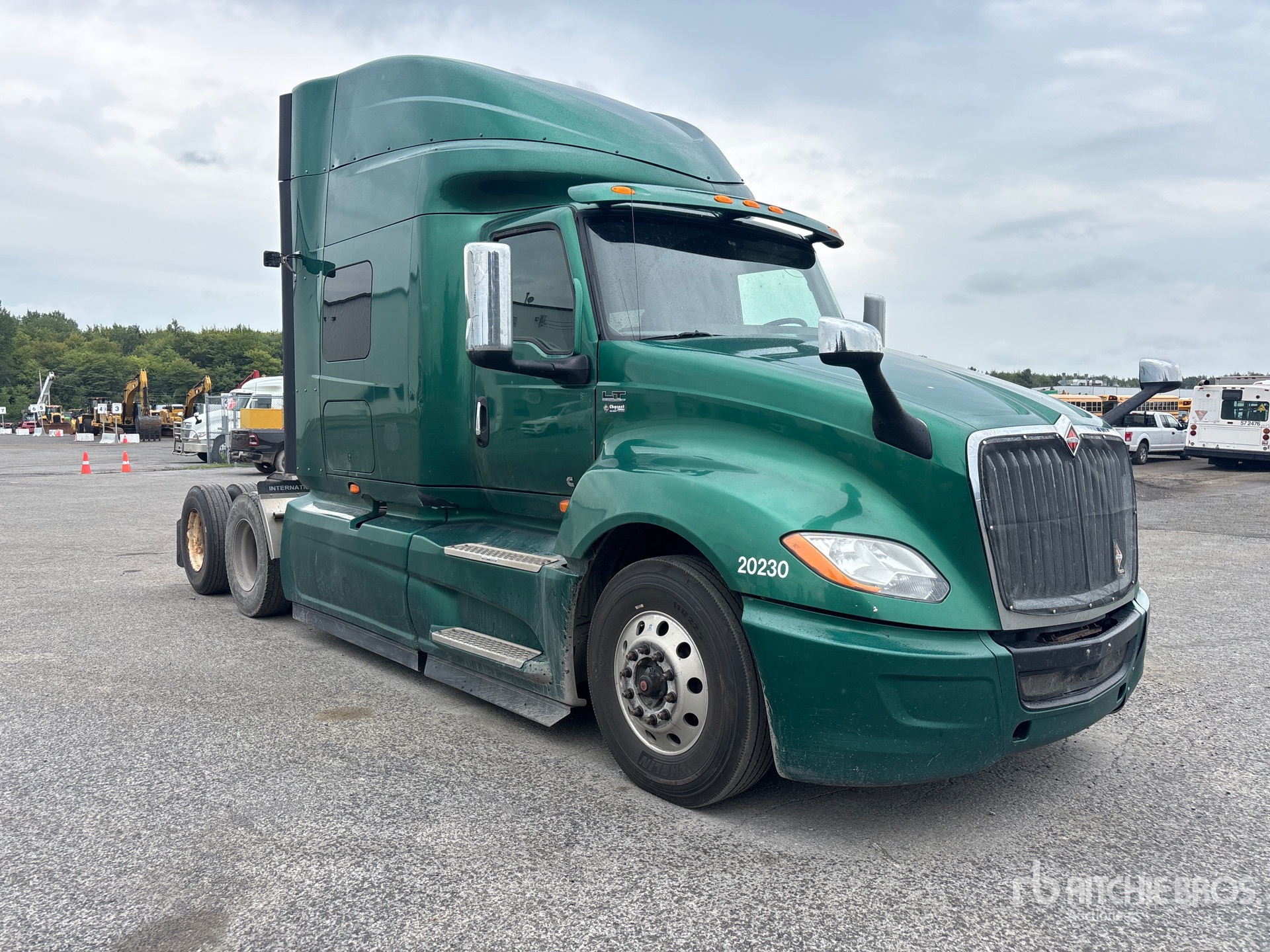 2020 International LT625