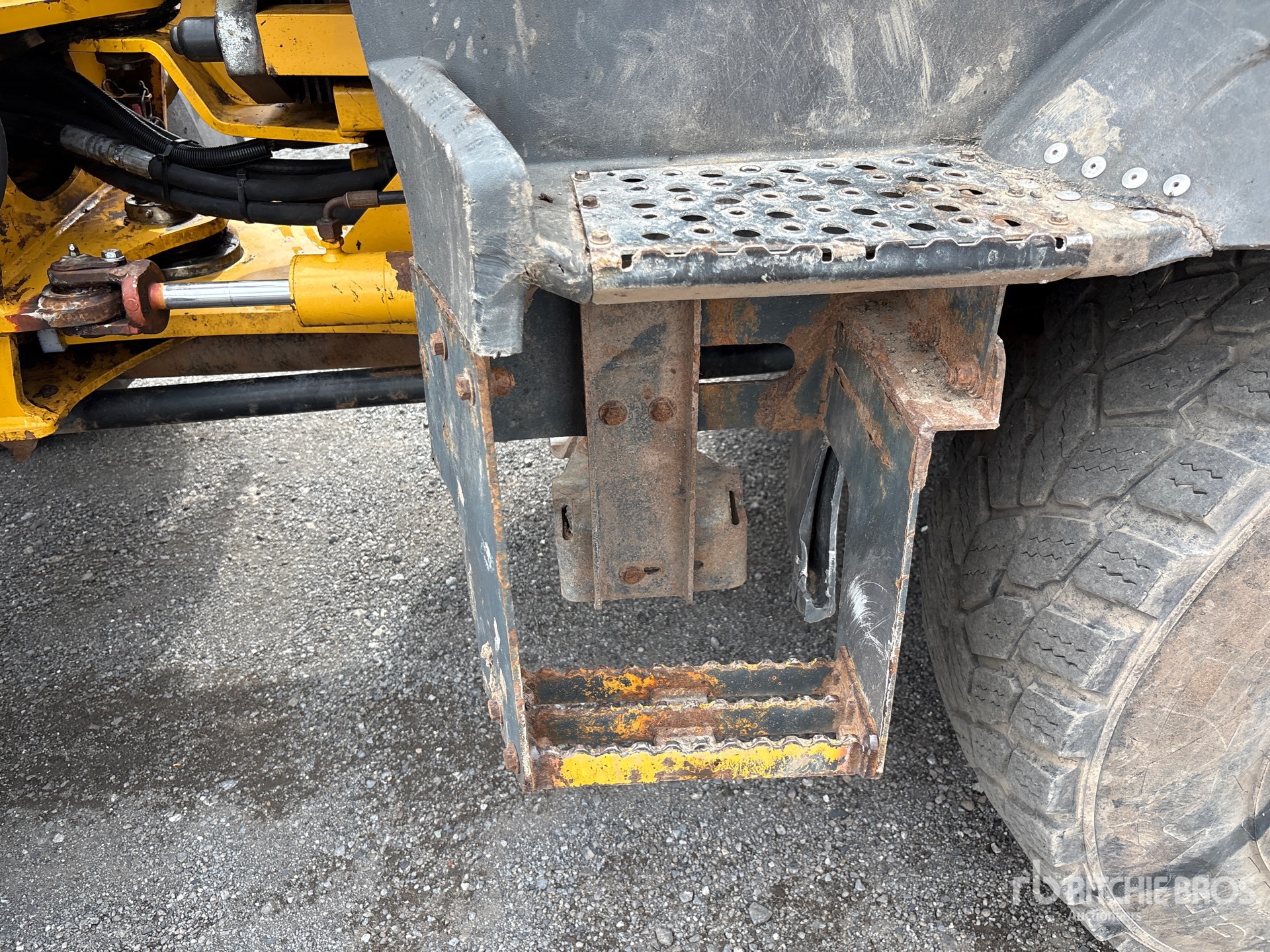 2019 John Deere 244L