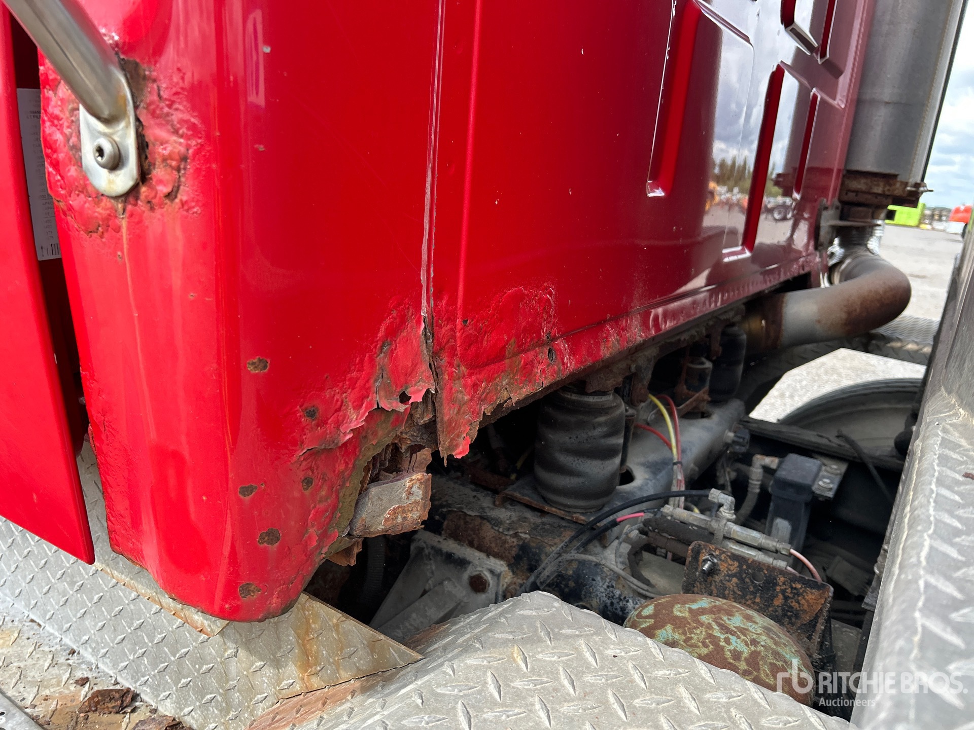 Sterling 8X4 TWIN-STEER