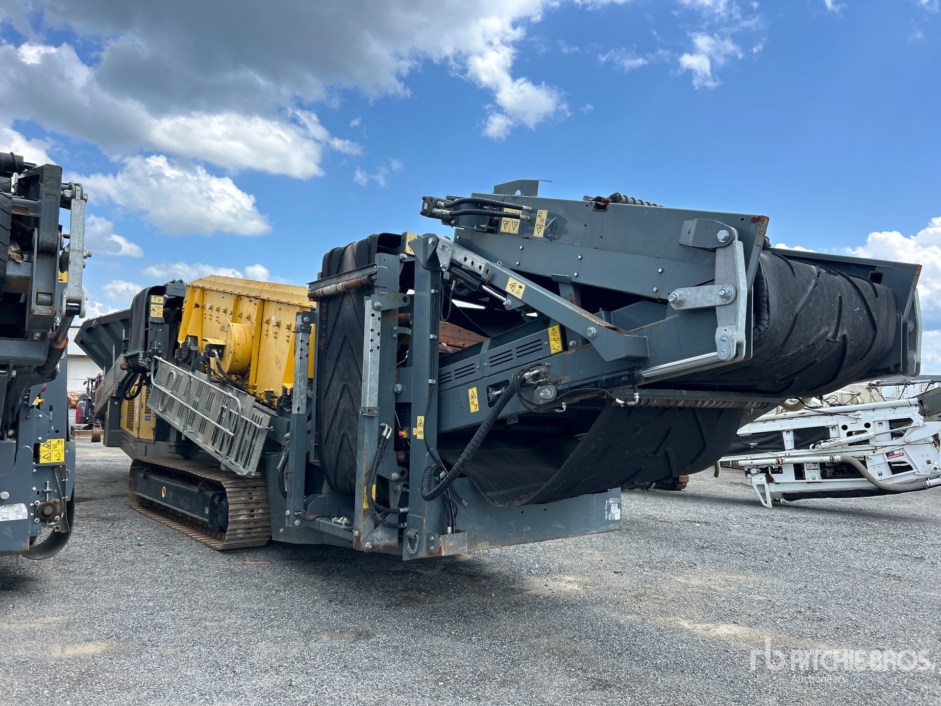 2022 Rubble Master HS11000M