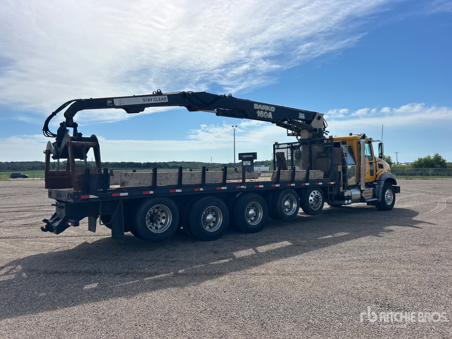 2015 Mack GU813