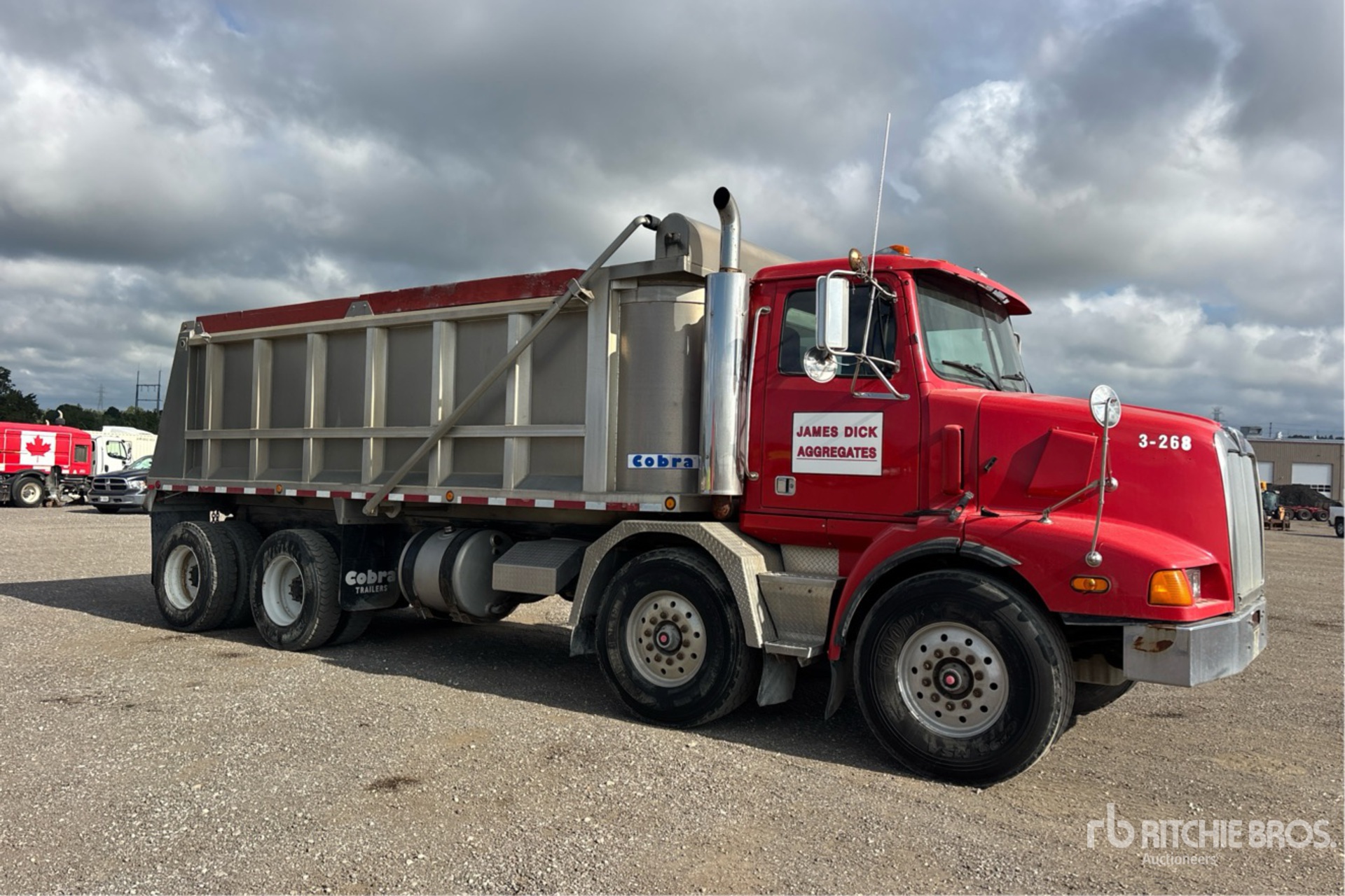 2005 International 4900