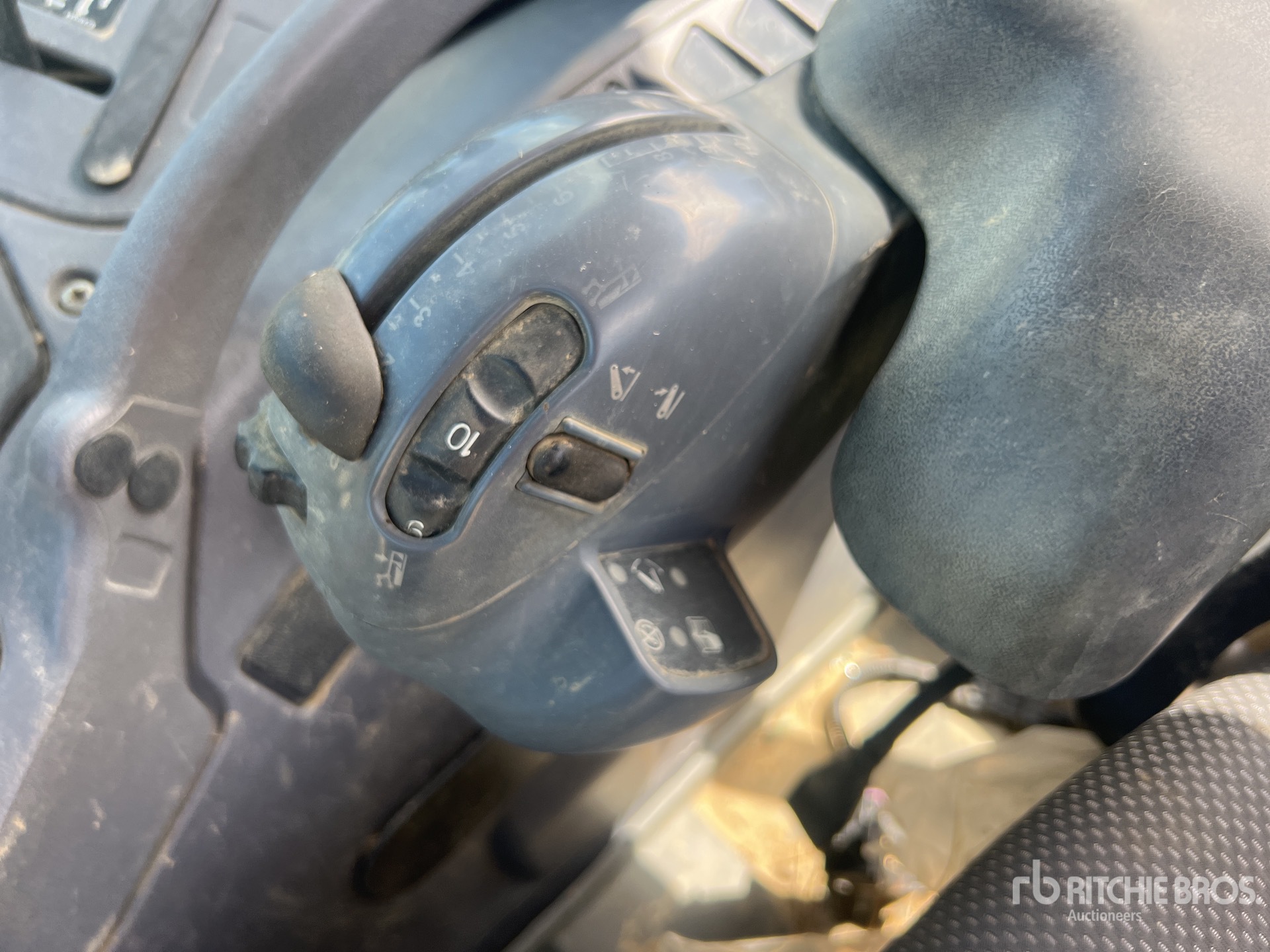 2007 New Holland TS100A