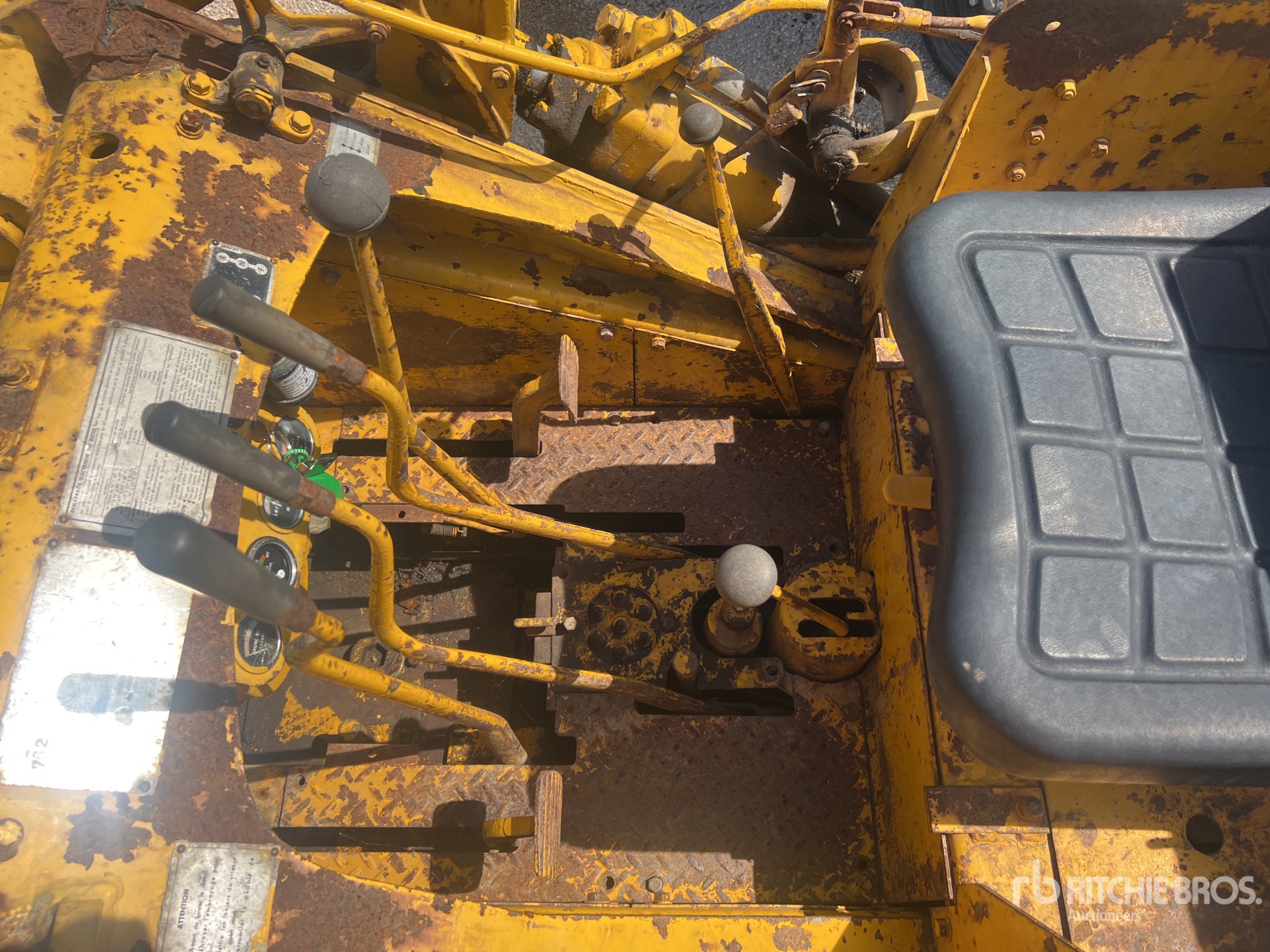 Caterpillar 933
