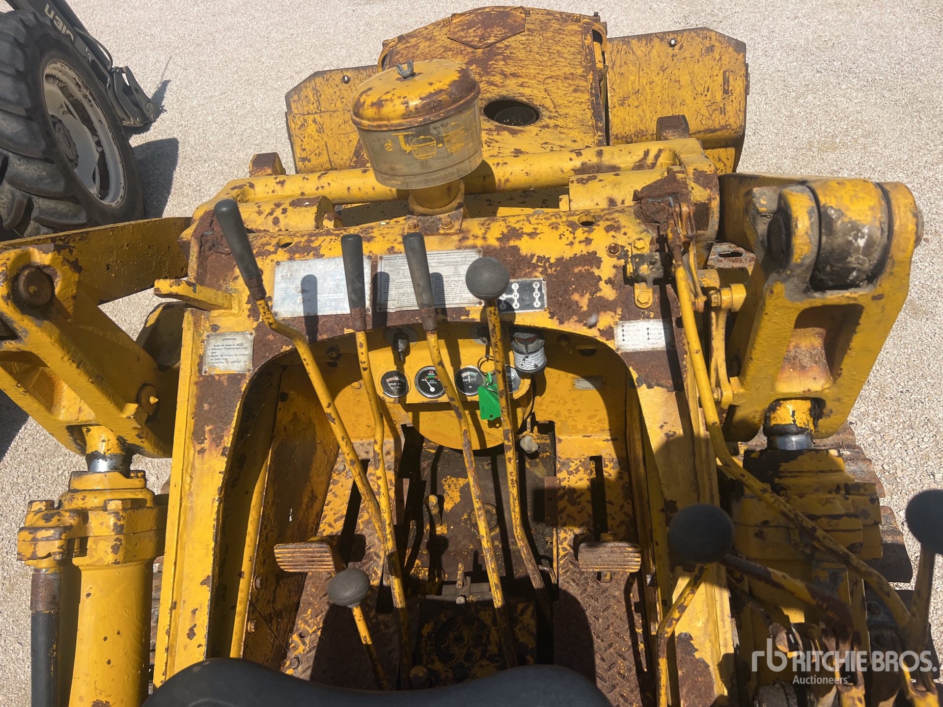 Caterpillar 933