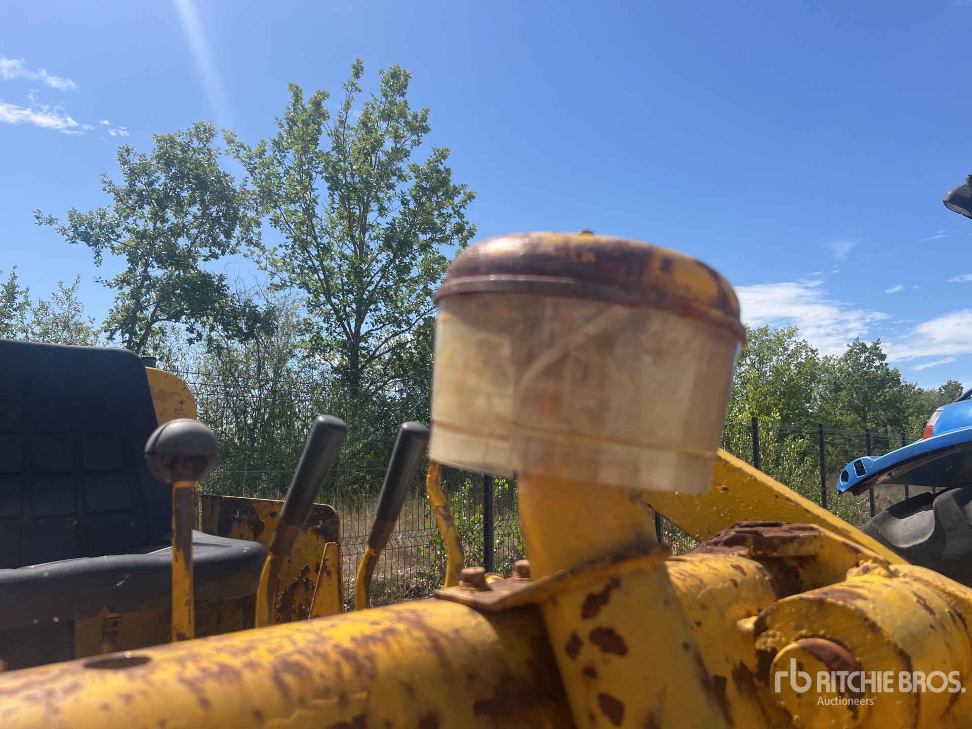 Caterpillar 933