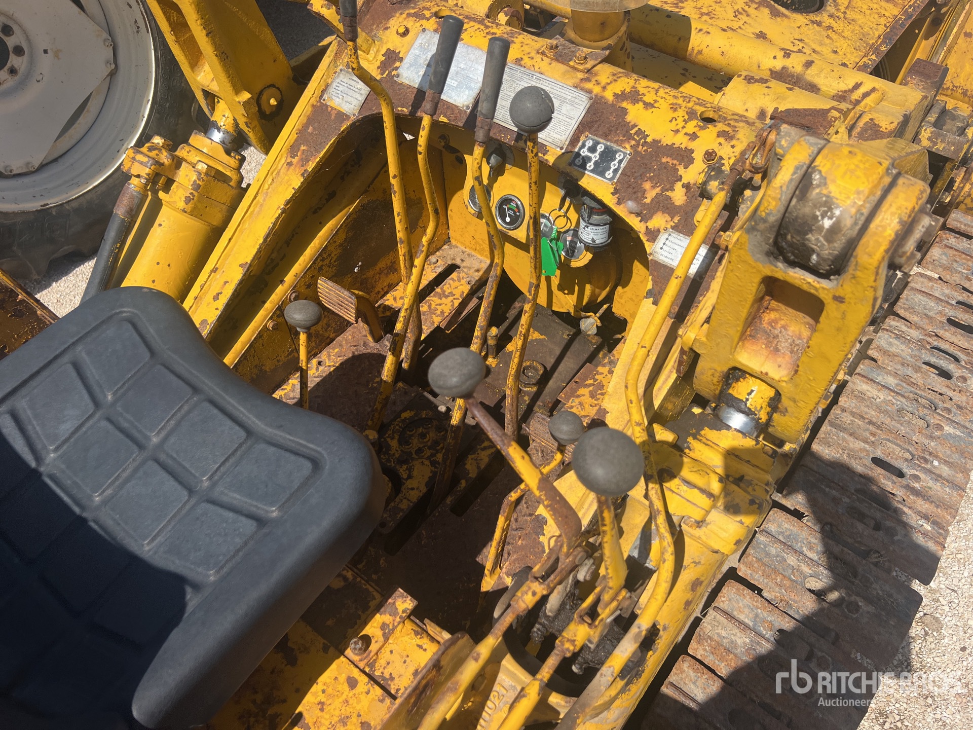 Caterpillar 933