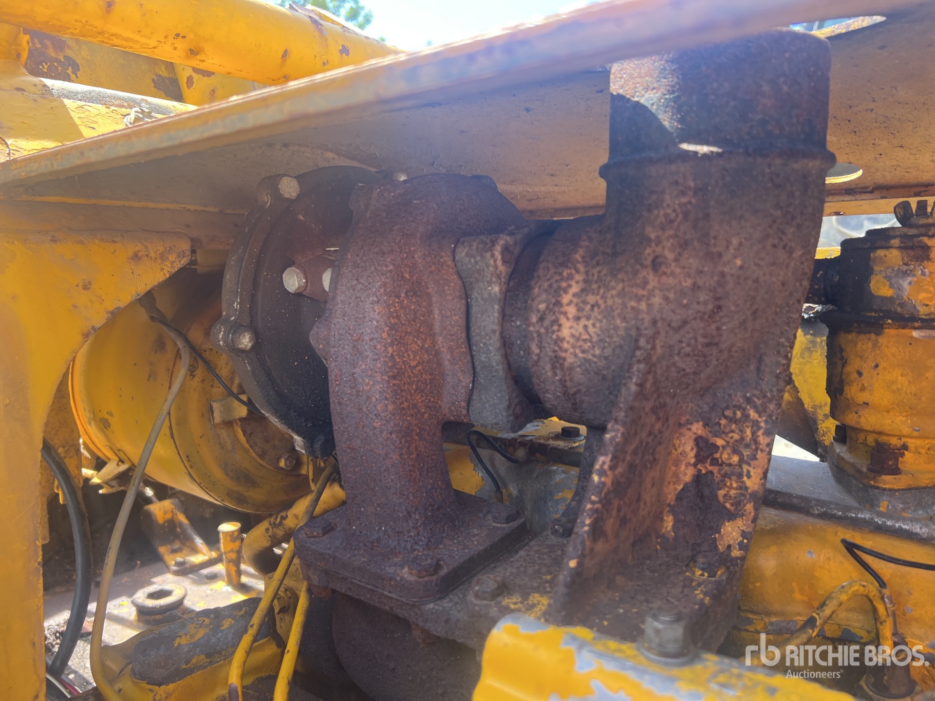 Caterpillar 933
