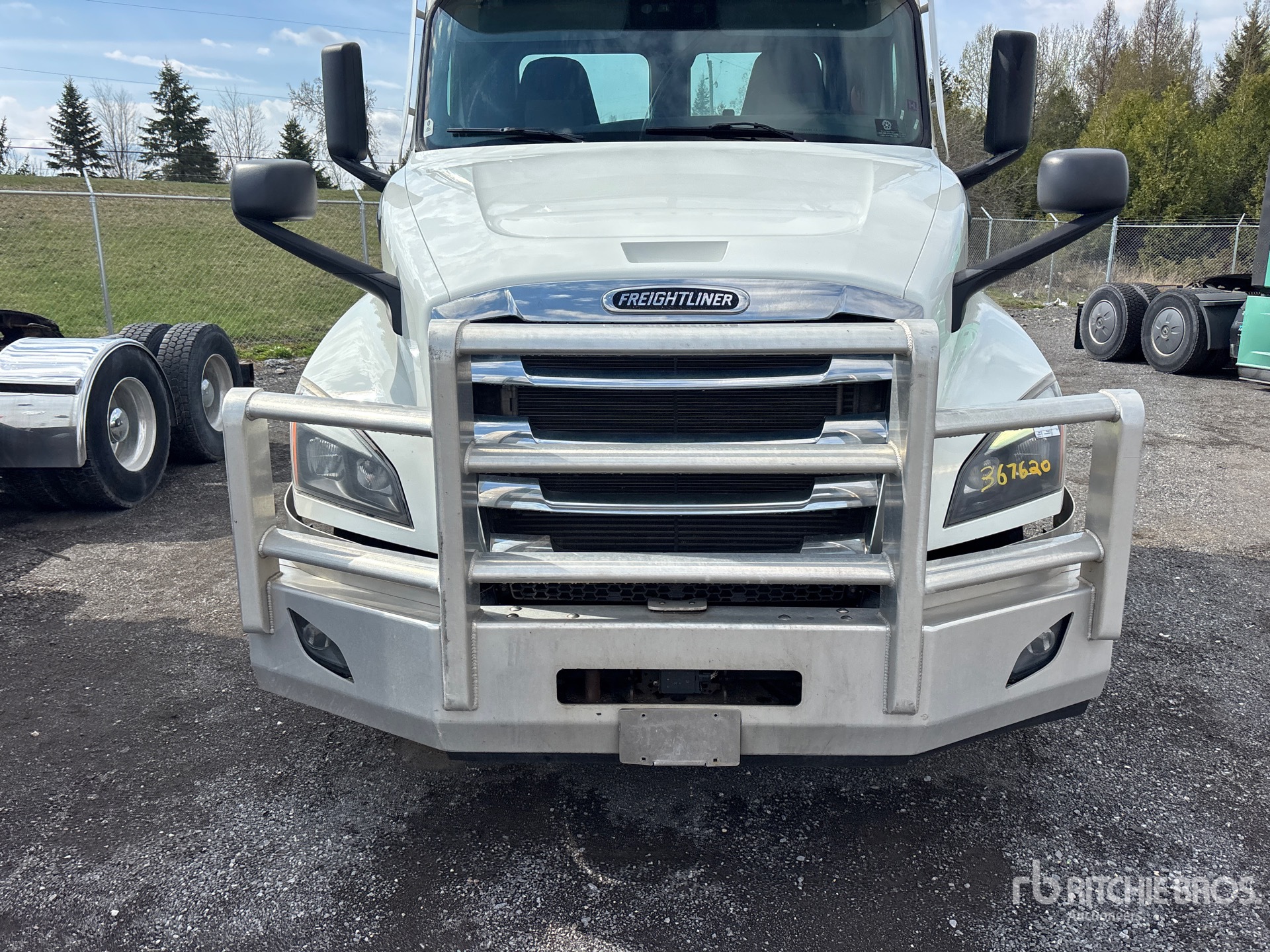 2020 Freightliner CASCADIA 126