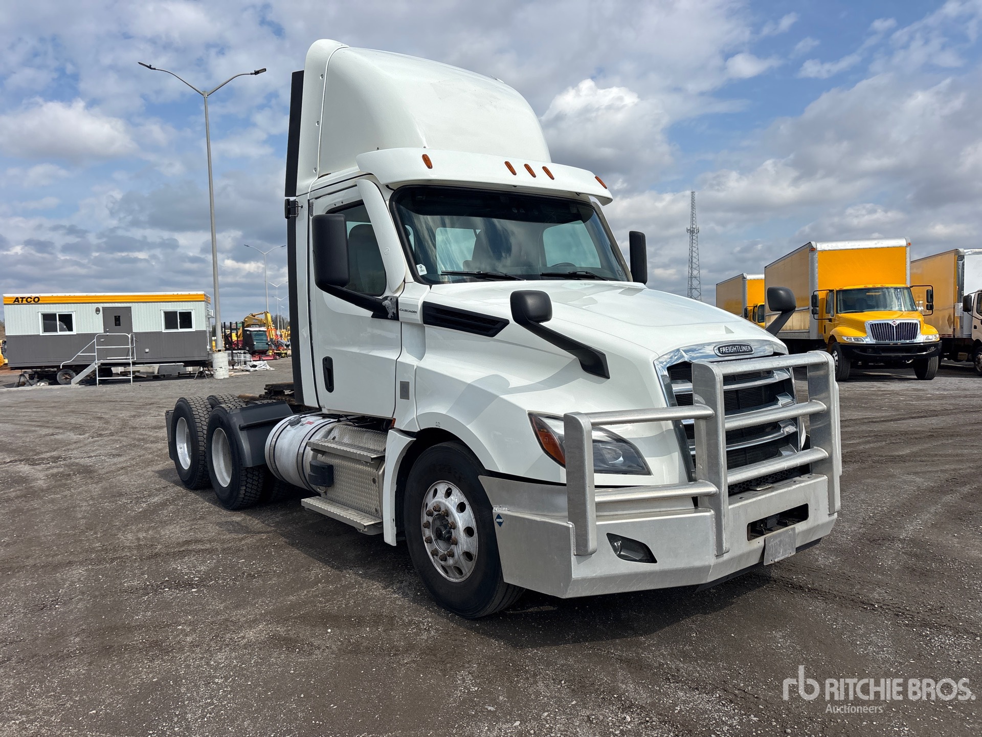2020 Freightliner CASCADIA 126