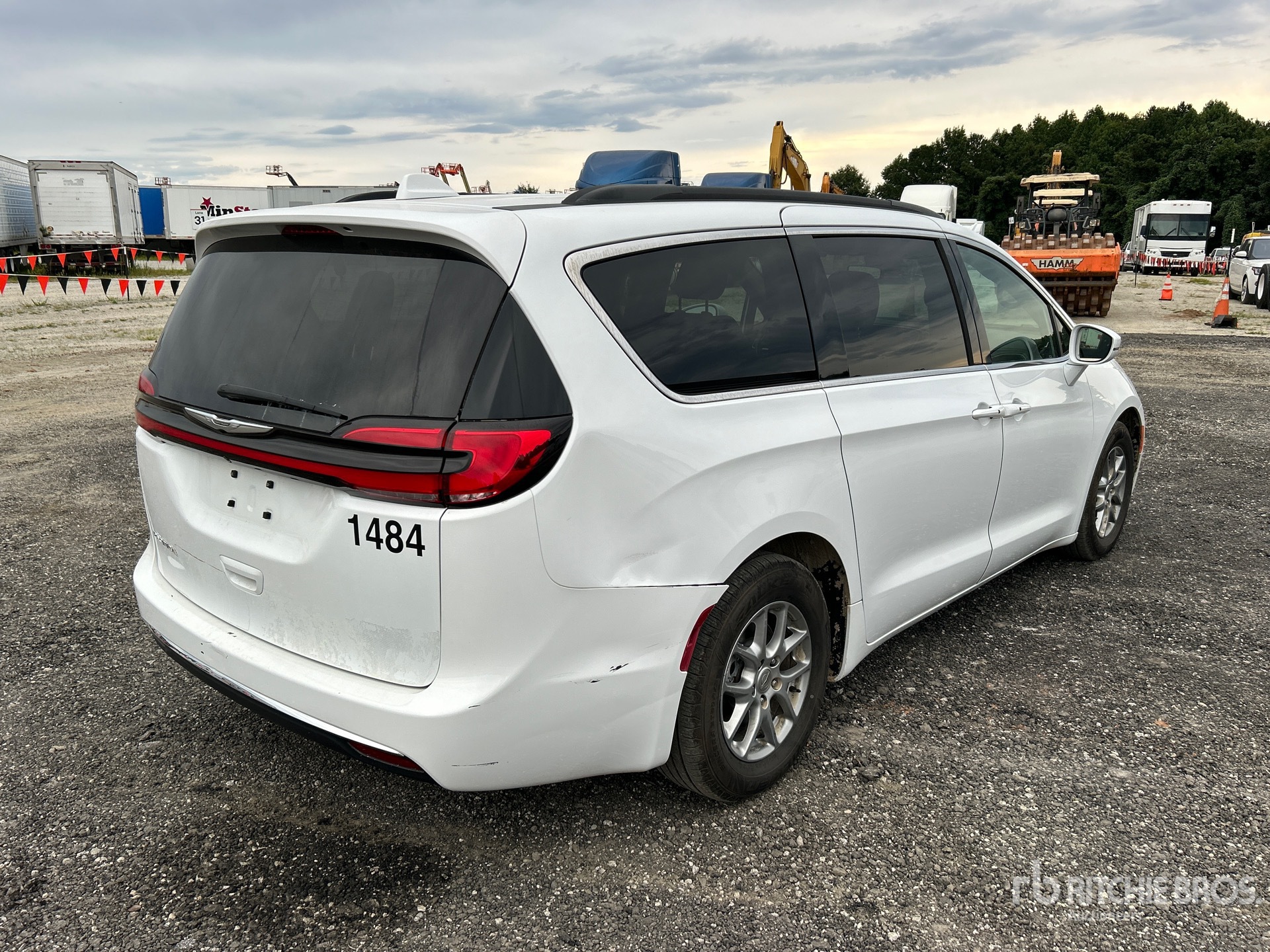 General Appearance with Picture, Right Rear Corner
