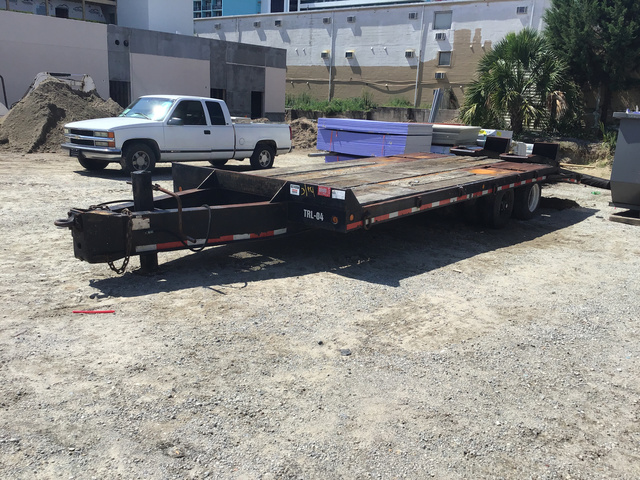 1999 (unverified) Eager Beaver T/A Equipment Trailer