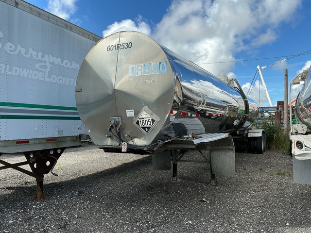 1995 Polar 7000 gal T/A Tanker Trailer