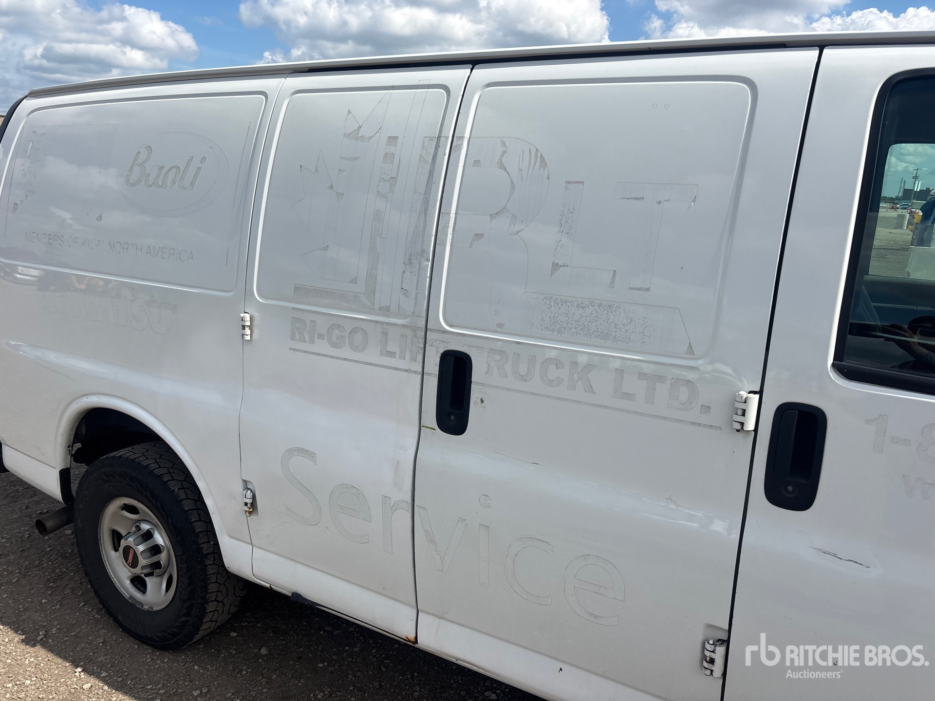 2017 GMC SAVANA 2500