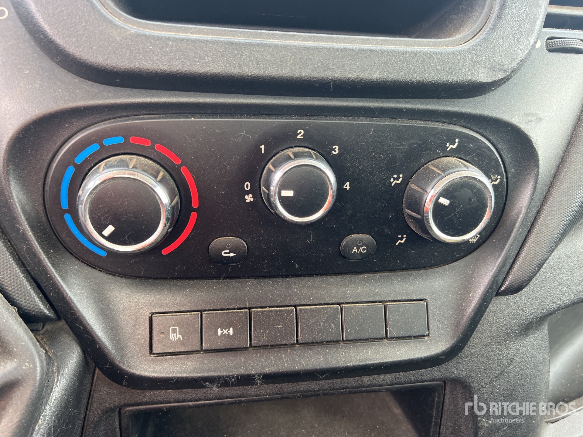 2014 Iveco 35-150