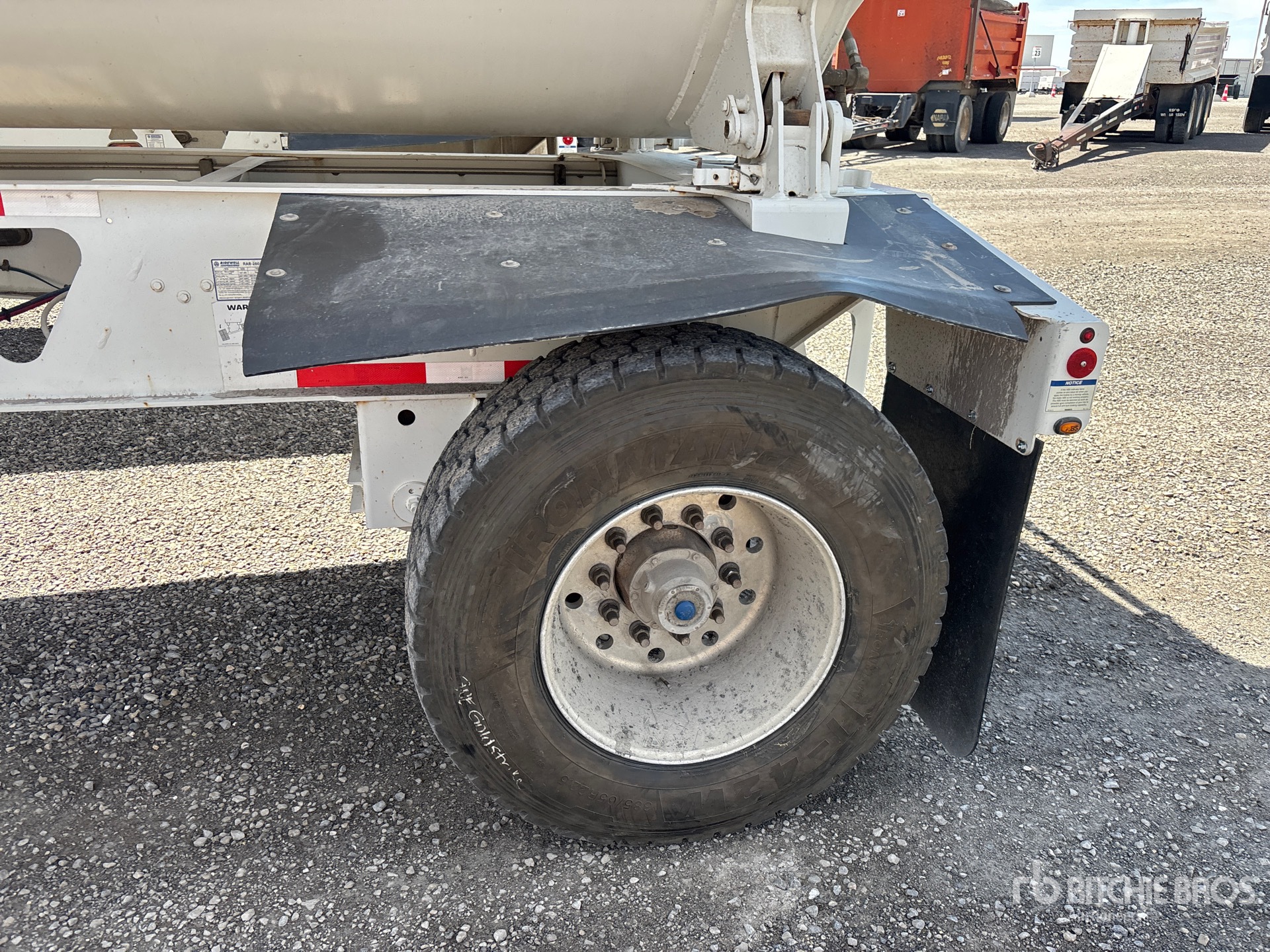 2021 Trail King 20 FT S/A TURNTABLE