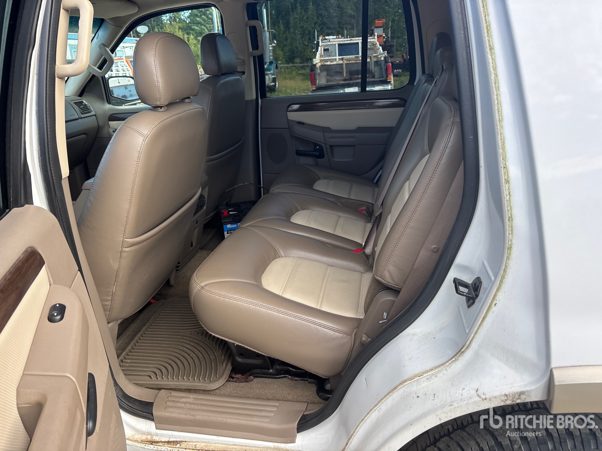 2005 Ford EXPLORER