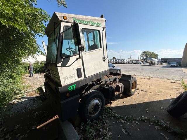 1999 Capacity TJ5000 4x2 Spotter Truck