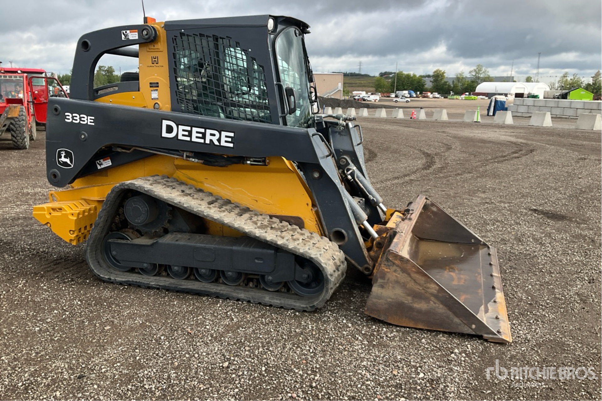 2017 John Deere 333E