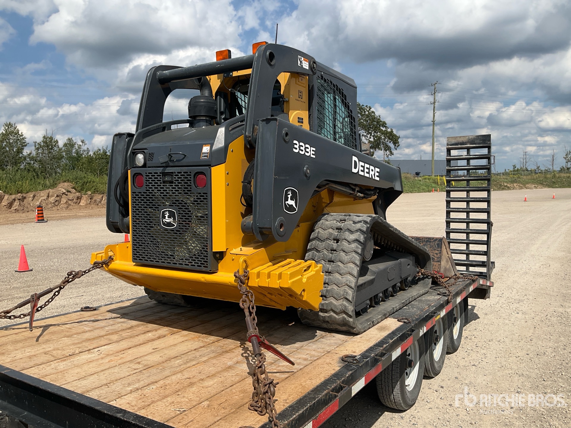 2017 John Deere 333E