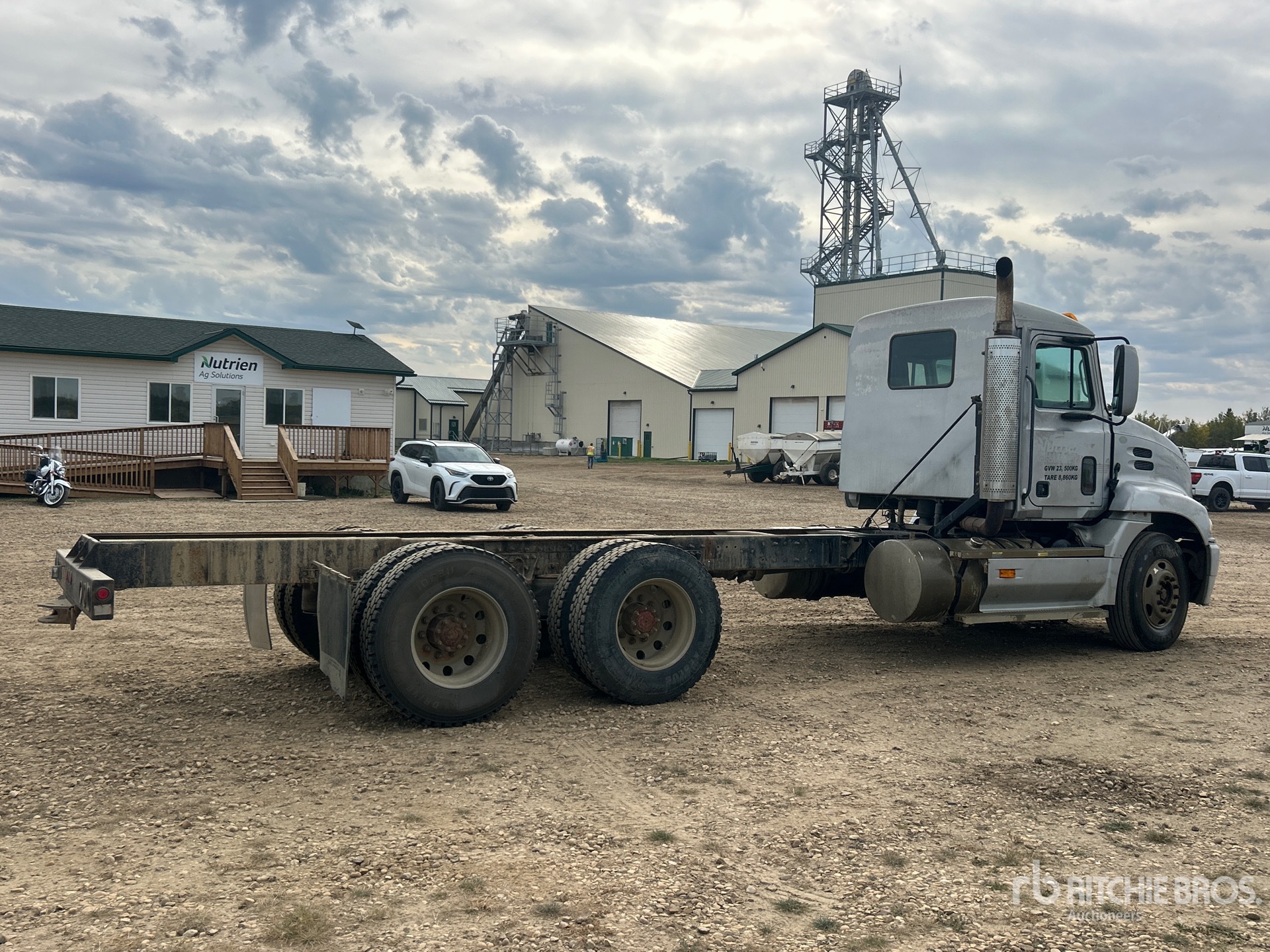 2001 Mack CX613
