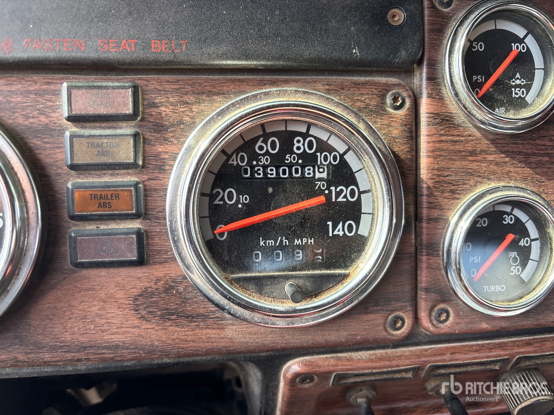 2002 Freightliner FLD 120