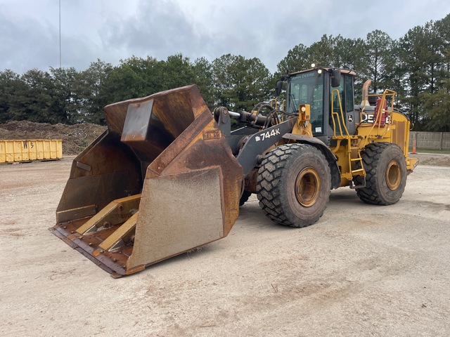 2013 John Deere 744K Wheel Loader 2013 John Deere 744K Wheel Loader